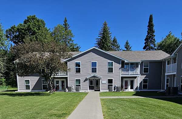 Hiawatha Apartments property